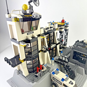 LEGO 7237 Police Station City 2005 Guaranteed 100% Complete w/ Instructions