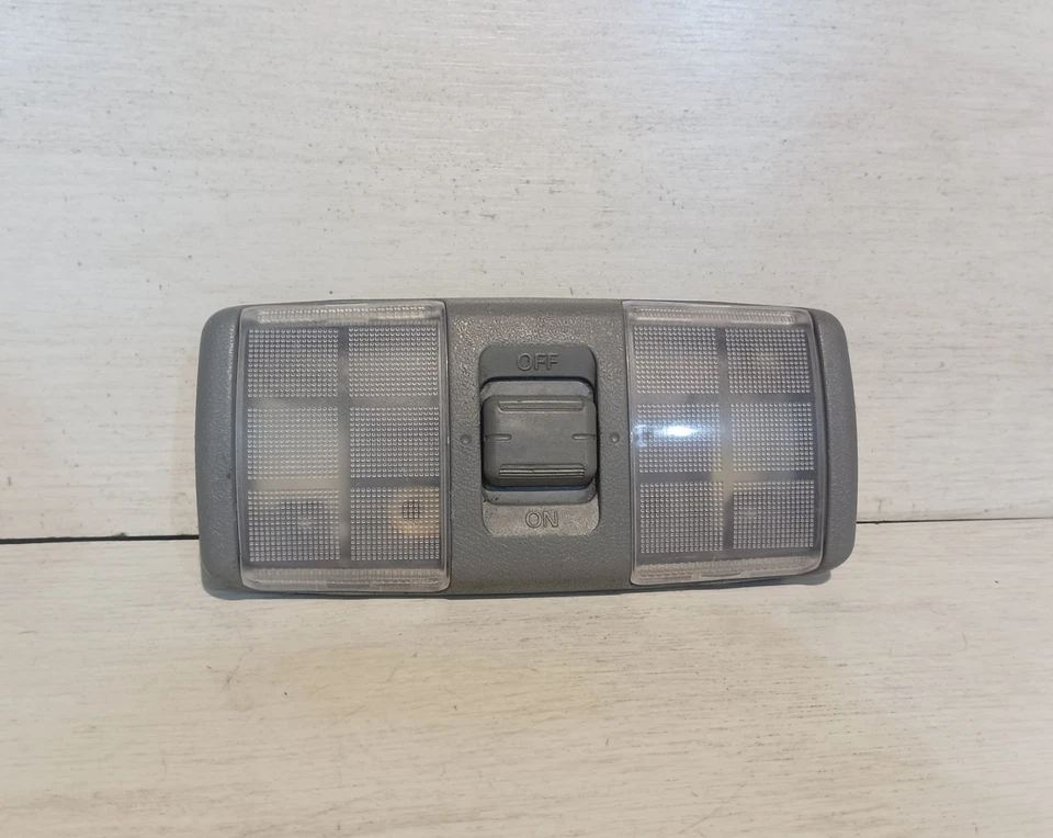 Plafoniera Mitsubishi Pajero 2 V20 Luce Cortesia Abitacolo MB774928 - Immagine 3 di 4