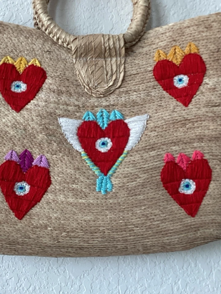 Cartera hecha a mano con mango redondo de paja con corazón bordado colorido ❤️ Diseño nueva con etiquetas Foto 2 de 4