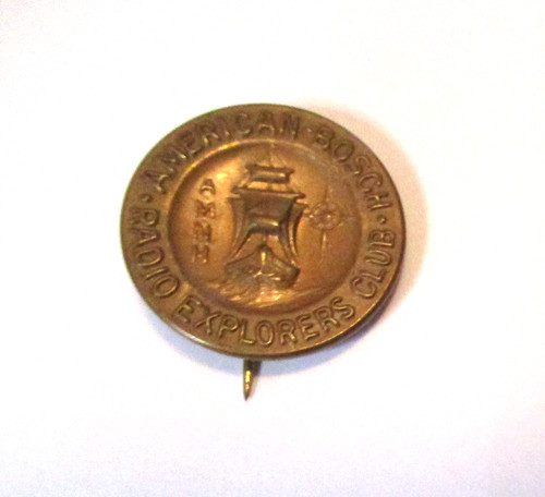 VINTAGE AMERICAN BOSCH RADIO EXPLORERS CLUB PIN PINBACK AMNH RARE ESTATE FIND