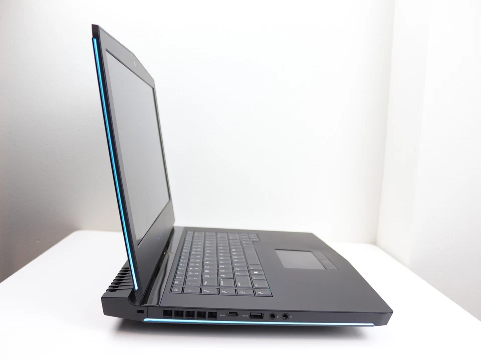 Portátil ALIENWARE 15 R4 Intel i7-8750H 32GB RAM 256GB SSD+1TB 8GB NVIDIA GTX 1070 Foto 4 de 4