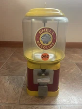 SHELL Gasoline & Oil Bubblegum Machine--25 cent--Beaver brand--works and has key