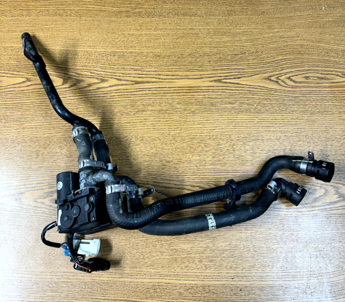 2004-2013 Maserati Quattroporte M139 Coolant Heater Water Valve & Hose Pipe OEM