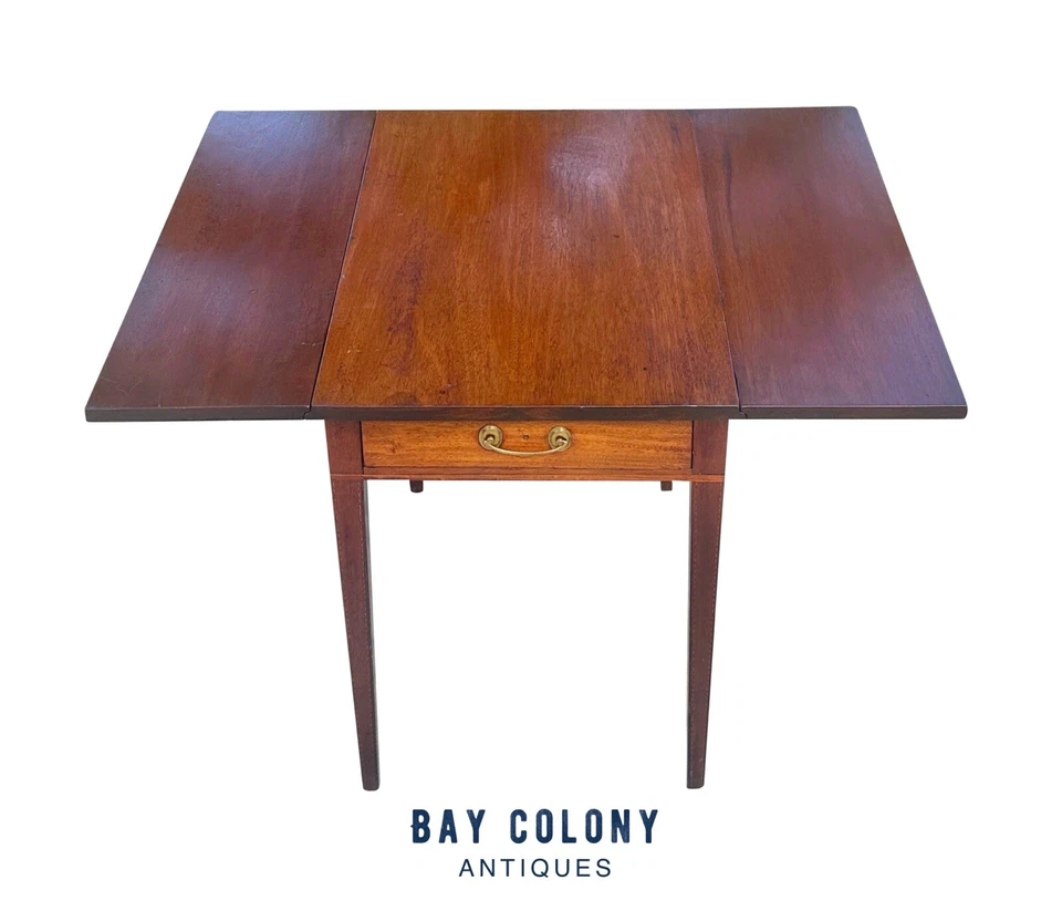 ANTIQUE HEPPLEWHITE SOUTHERN MAHOGANY PEMBROKE TABLE WITH RARE BARBER POLE INLAY - Image 2 of 4
