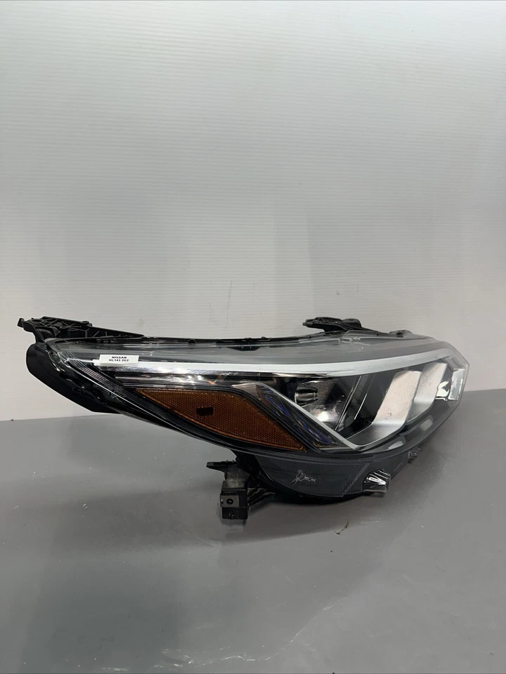 2020 2023 NISSAN SENTRA RIGHT HAND PASSENGER SIDE HEADLIGHT HALOGEN LAMP OEM Foto 3 de 4