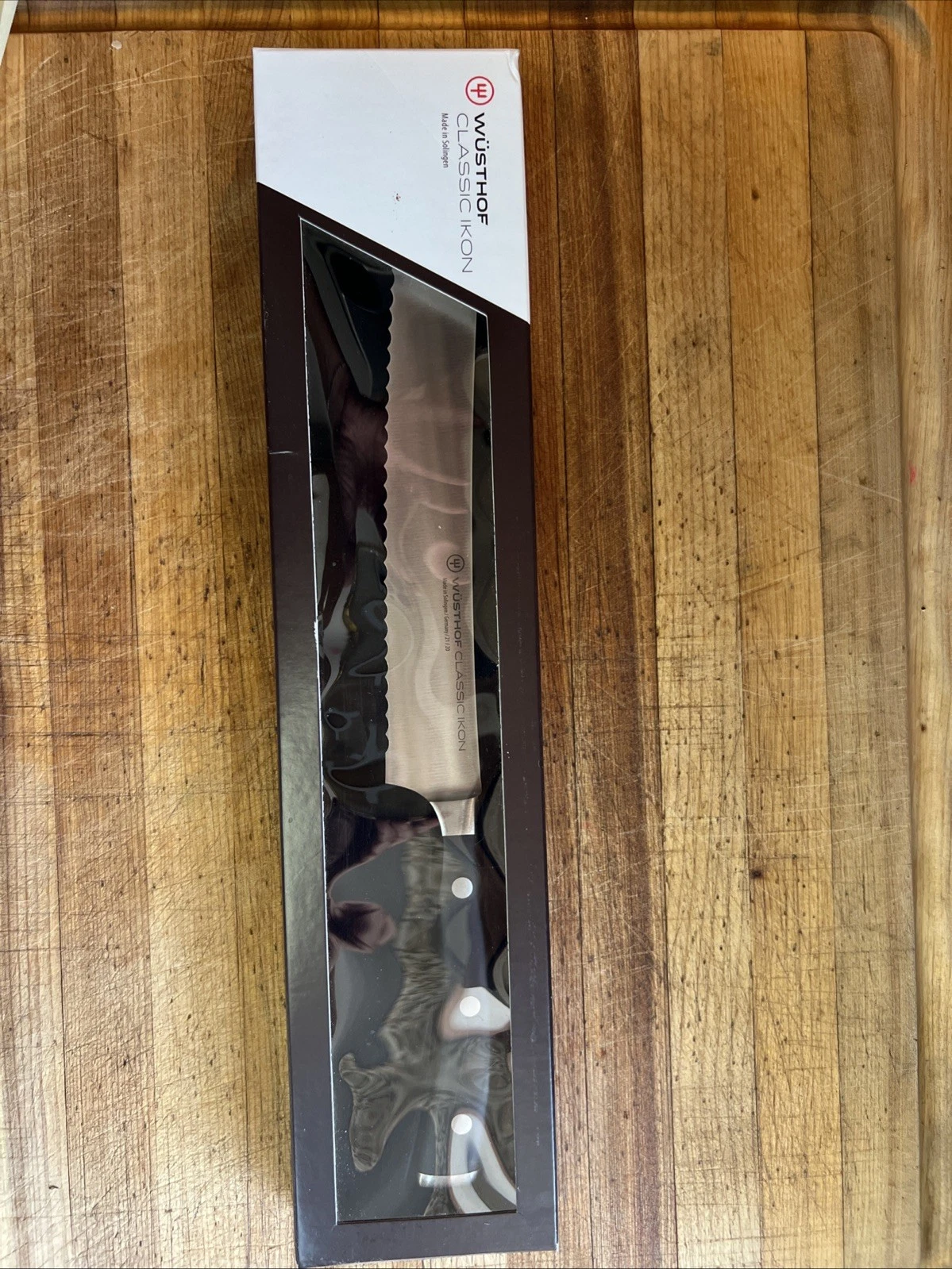 Wüsthof Classic Ikon 8” Bread Knife