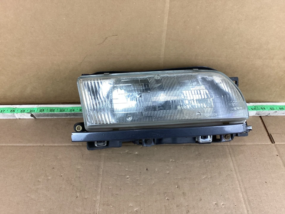 Conjunto de faros delanteros derecho del lado del pasajero Infiniti G20 1991-1996 OEM Foto 3 de 4