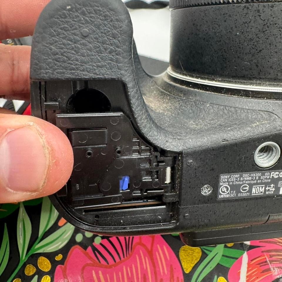 Sony Cyber-shot DSC-HX300 – Super Zoom Digital Camera