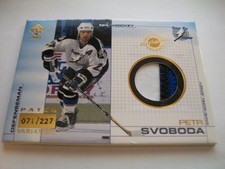 PETR SVOBODA 2000-01 PACIFIC PRIVATE STOCK GAME GEAR 3 COLOR LIGHTNING PATCH