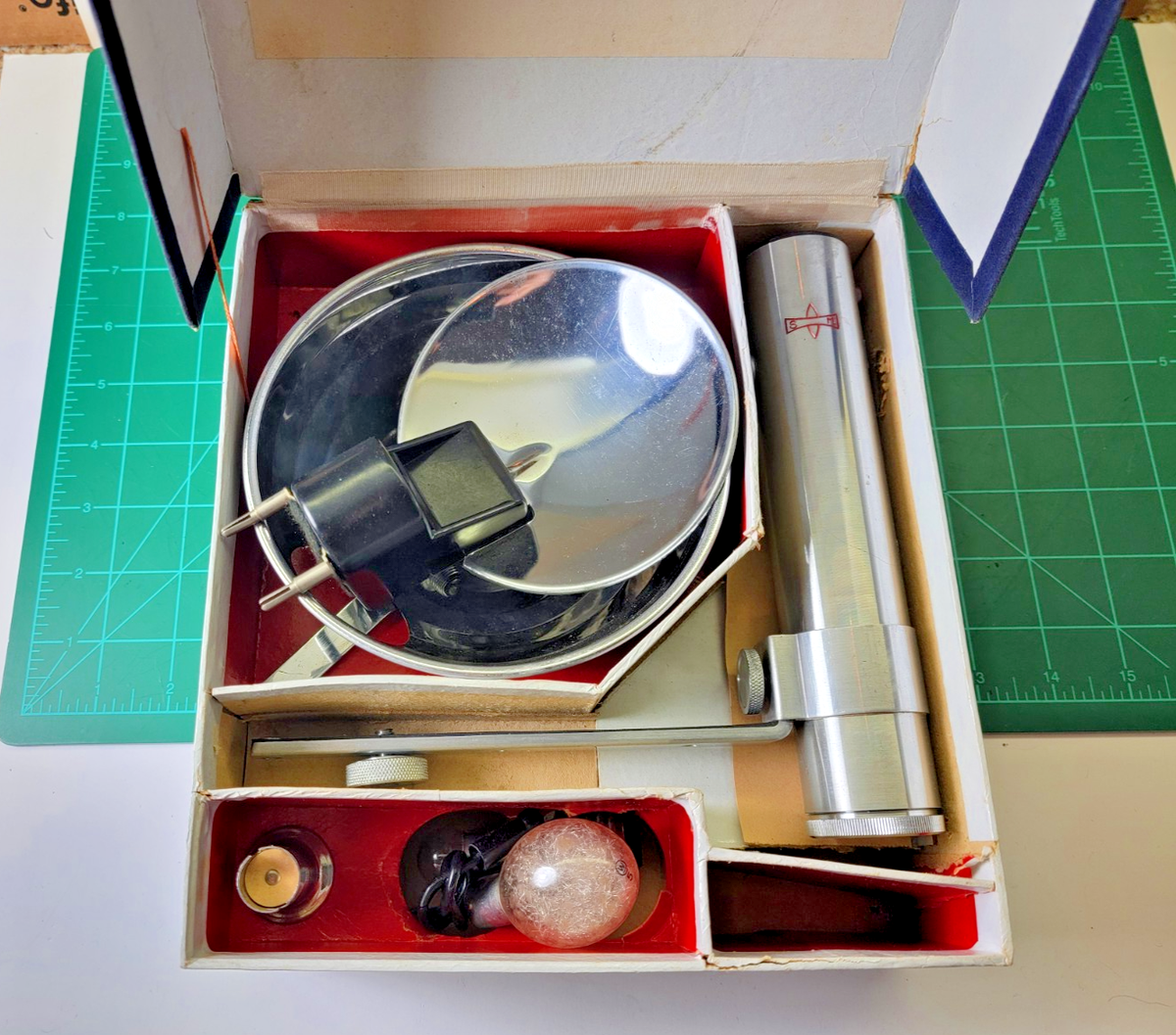 まみ　カメラ Mamiya's Photography Camera Flash Equipment - Tokyo, Japan Vintage