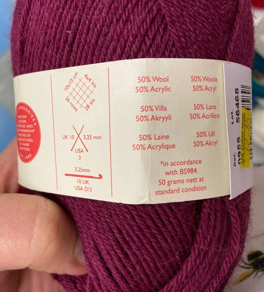 Sirdar COUNTRY CLASSIC 4 Ply  50% Wool 50% Acrylic Knitting Crochet Yarn 50g - Image 4 of 4