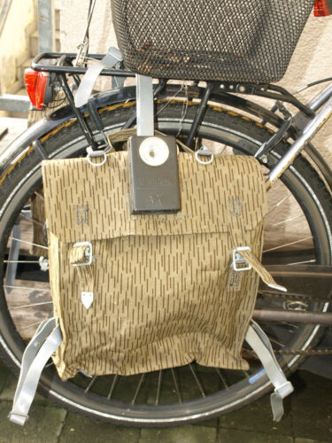 Bolsa NVA bicicleta Simson equipaje de tormenta de goma linterna parte 1 golondrina RDA - Imagen 1 de 2