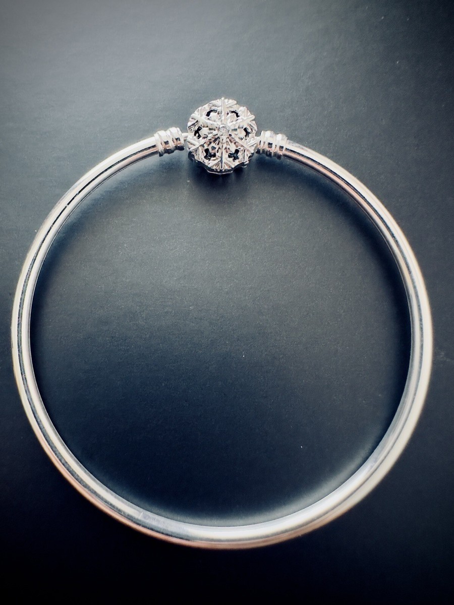 Original Pandora Moments Funkelnder Schneeflocken Armreif 