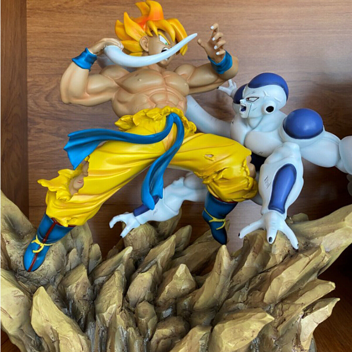 Dragon Ball Z-DBZ Figure Frieza VS Super Saiya Goku Resin Statue