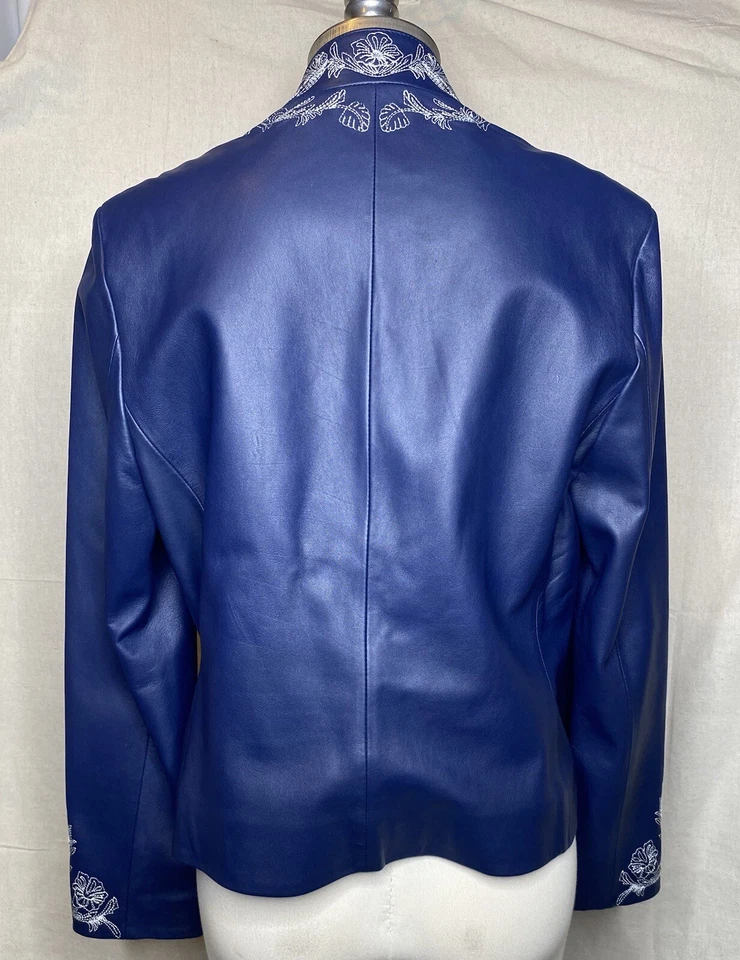 Chaqueta de cuero con cremallera 3/4 St. John Collection azul marino talla 10 Foto 2 de 4