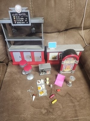 Bratz (2004) Doll - Krazy Kool Retro Cafe Playset