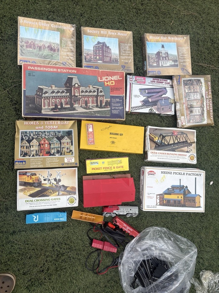 Mega HO Train Accessories and Model Lot (see photos) new & used | eBay