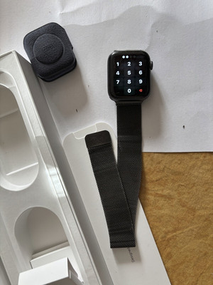 Apple Watch Series 5 44mm GPS Space Gray Aluminium Case