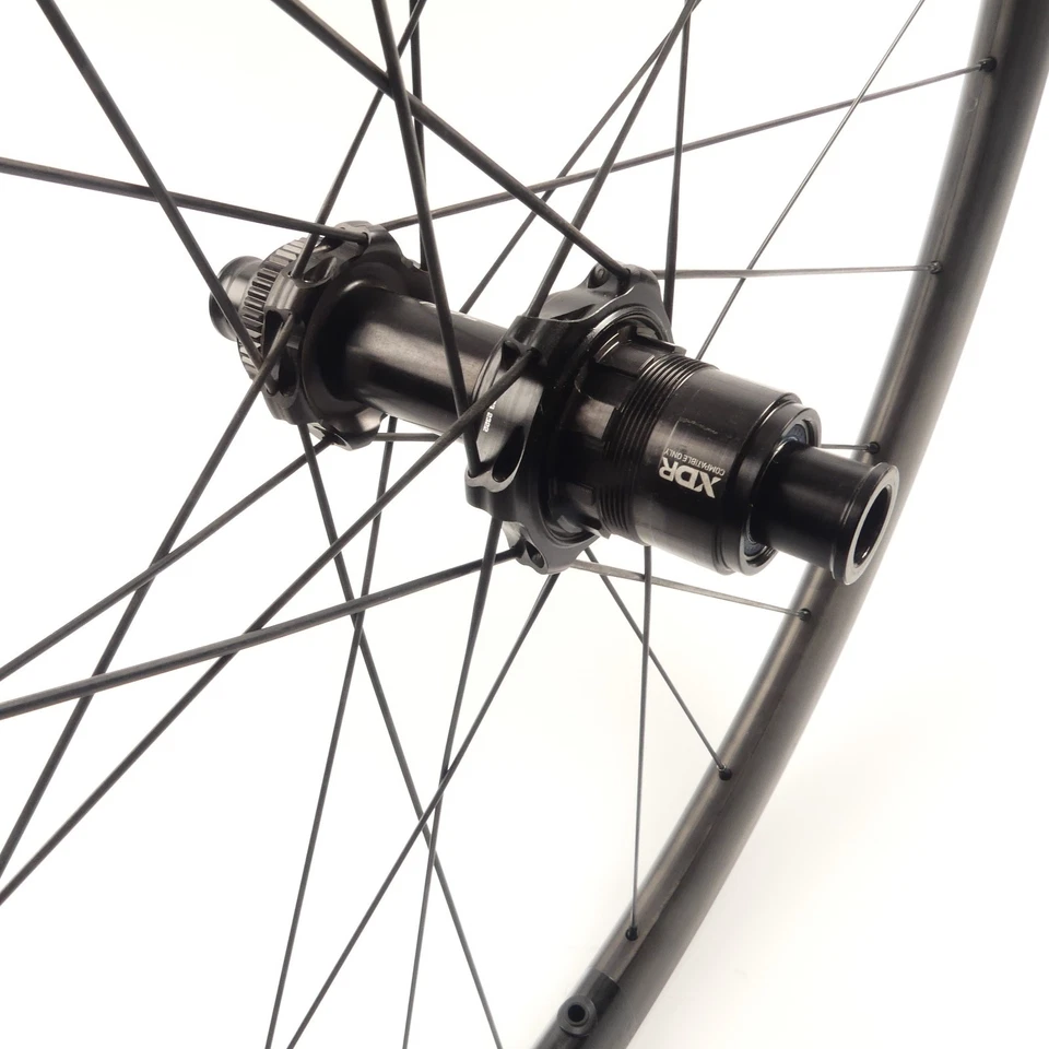 Newmen Advanced R38 Streem Carbon Laufrad Hinten 28" #19496 - Bild 2 von 4