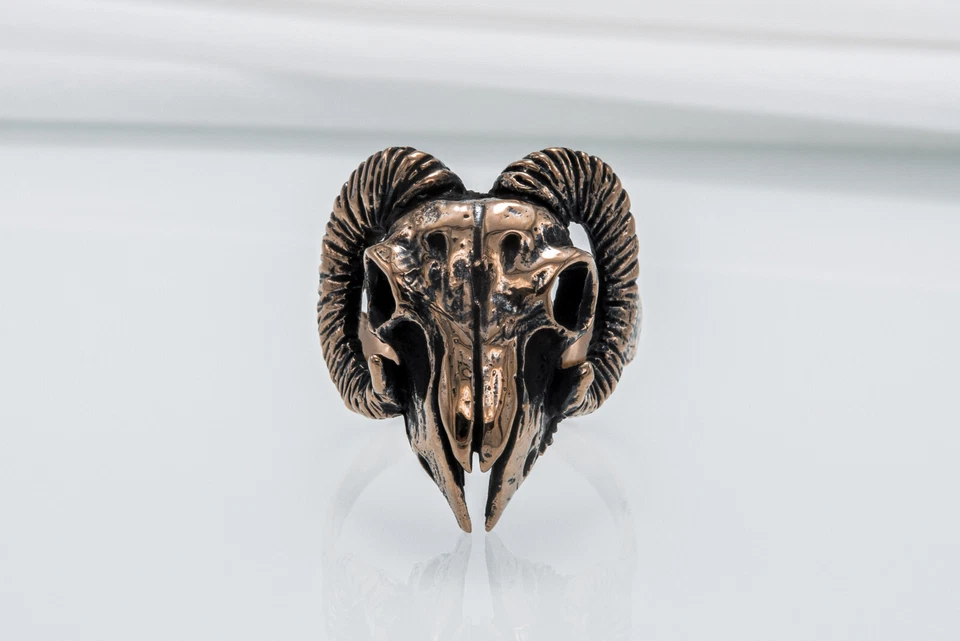 Anillo cabeza calavera carnero brutal hombre sello artesanal joyería animal Foto 2 de 4