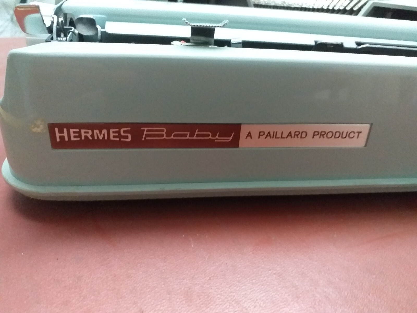 Hermes Baby Schreibmaschine Paillard Yverdon Schweiz 1938 Mintgrün im Koffer – Bild 2