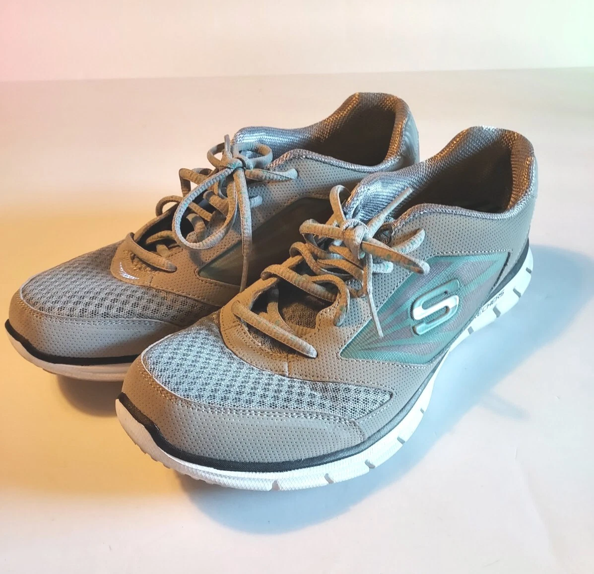 Skechers lightweight memory store foam womens