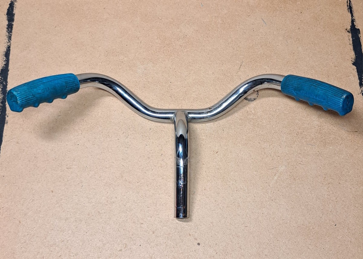 Schwinn Lil Stingray Tricycle Parts Blue Hand Grip Handlebars Nice