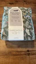 Threshold performance king sheet set Xmas Green Holly red berries New 400 count