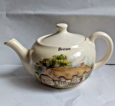 Vintage seltene Brizham Steingut Miniatur Teekanne Brean Reetdachhütte England