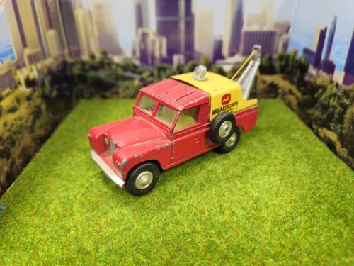 1960s  Vintage Corgi Toys Land Rover 109 WB Breakdown Recovery With Canopy
