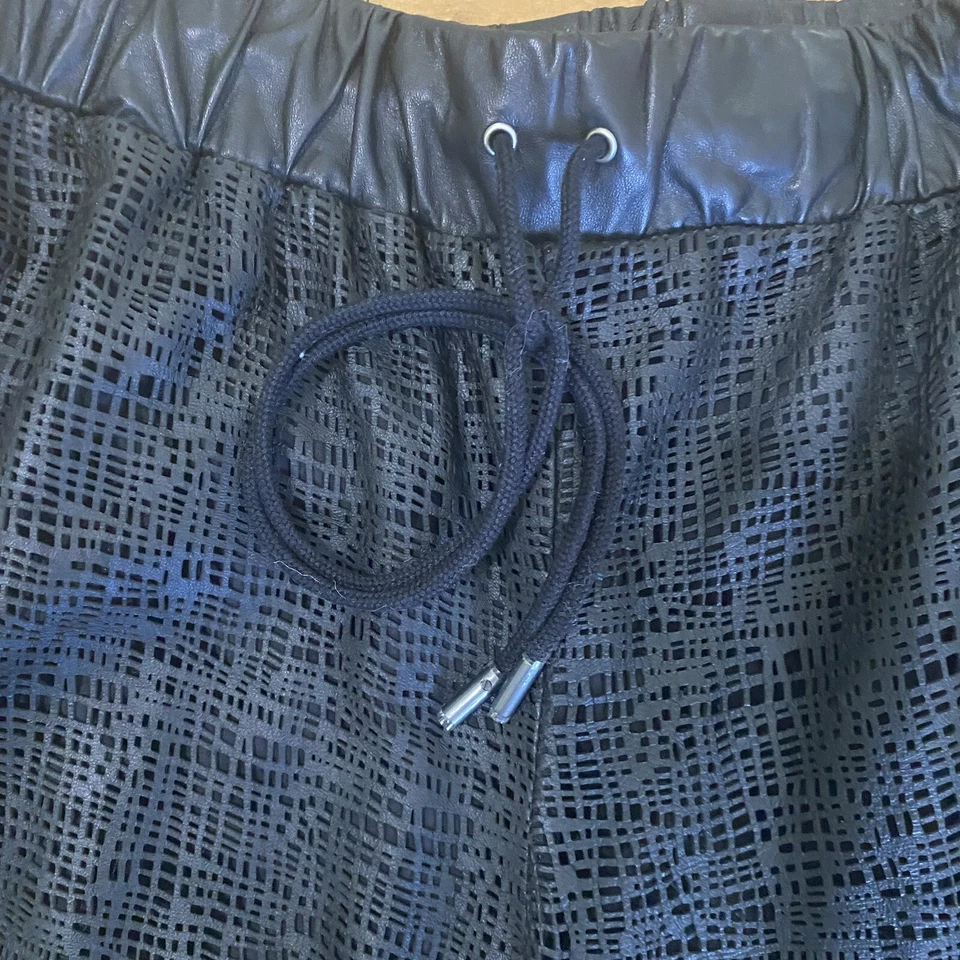 10 Pantalones Cortos CROSBY DEREK LAM Mujer Cuero Negro Grandes Foto 2 de 4