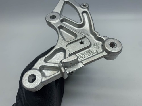 BMW R1200R Rechts Fußrastenanlage Right Riders footrest hanger 7671076 (8) 07' - Bild 4 von 4