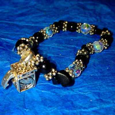 Beautiful Vtg. black~silver prayer box bracelet~write a small prayer put in box