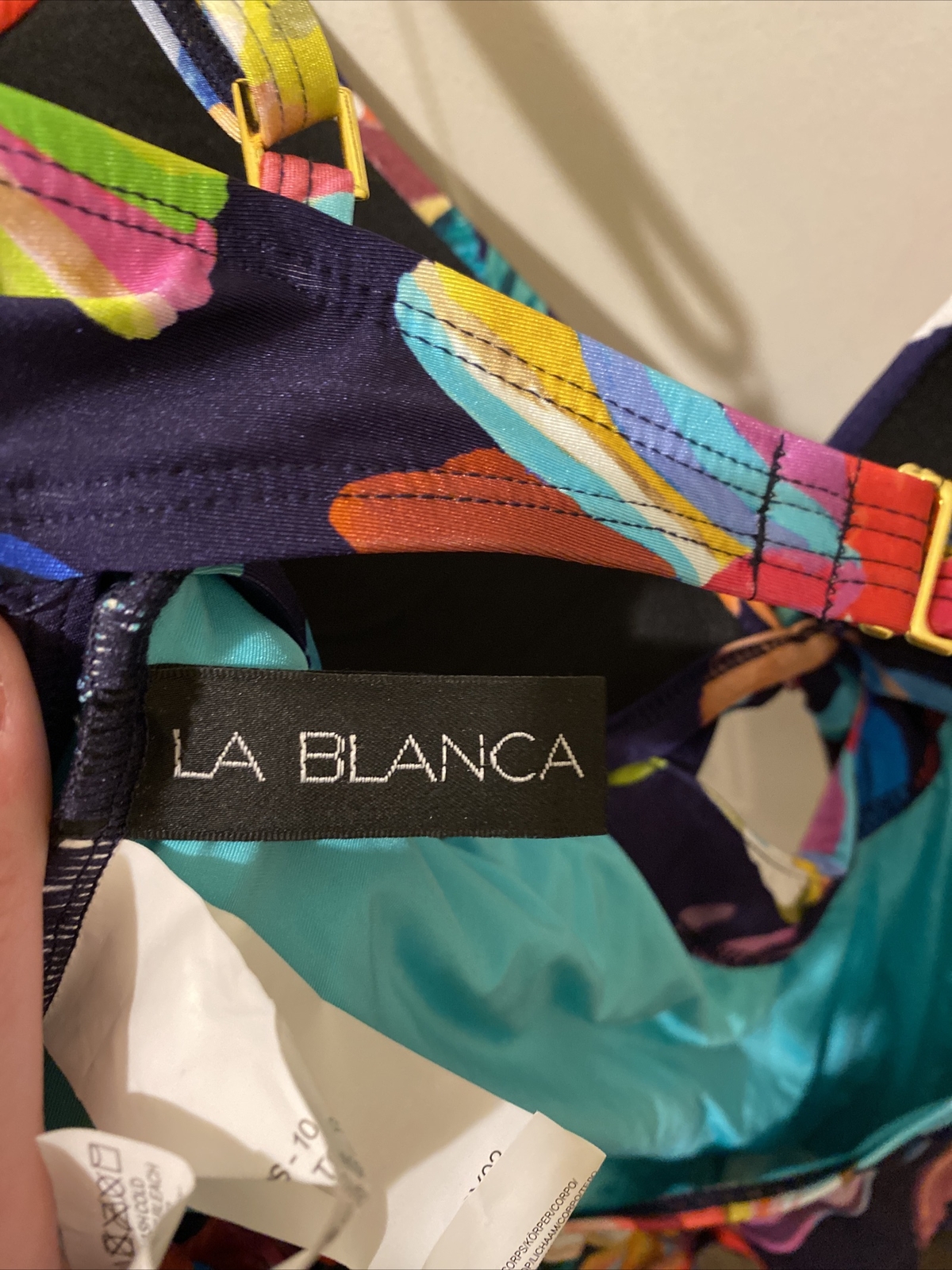 La Blanca Womens Twist Keyhole Front Over The Shoulder One Piece