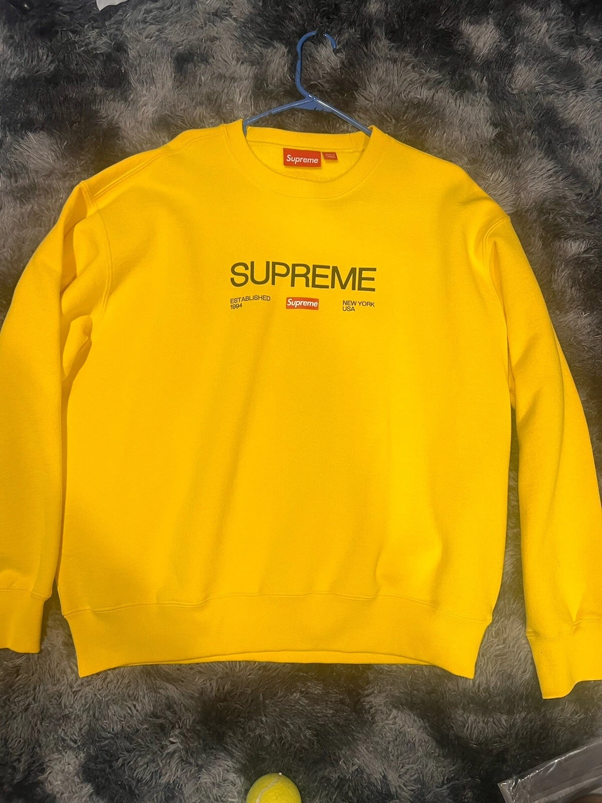 Sweat à capuche col rond jaune suprême établi taille L NEUF SS24