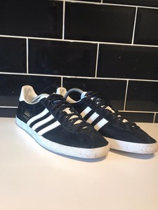 mens gazelles size 10