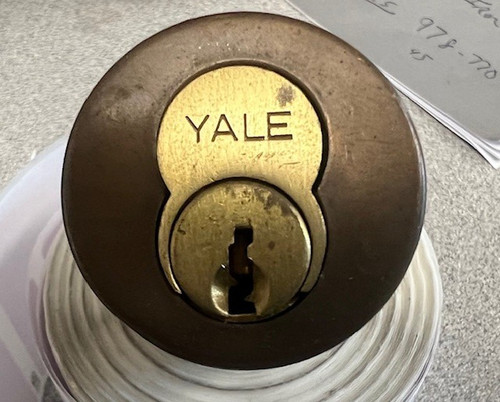 LOCKSPORT YALE IC DEADBOLT CYLINDER LESS WORKING KEYS *READ
