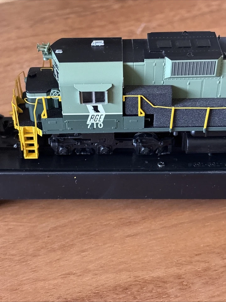 Bowser Executive HO Alco Century M630 Pacific Great Eastern PGE #710 24847 New - Image 2 of 4