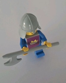  LEGO YELLOW CASTLE 375,6075 BLUE CROWN KNIGHT w/axe ARMSMAN MINIFIGURE