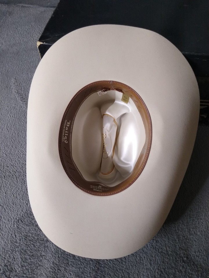 Chapeau Cowboy Bailey Taille 6 7/8 - 15X Castor Ventre Argenté - Neuf Avec Défaut