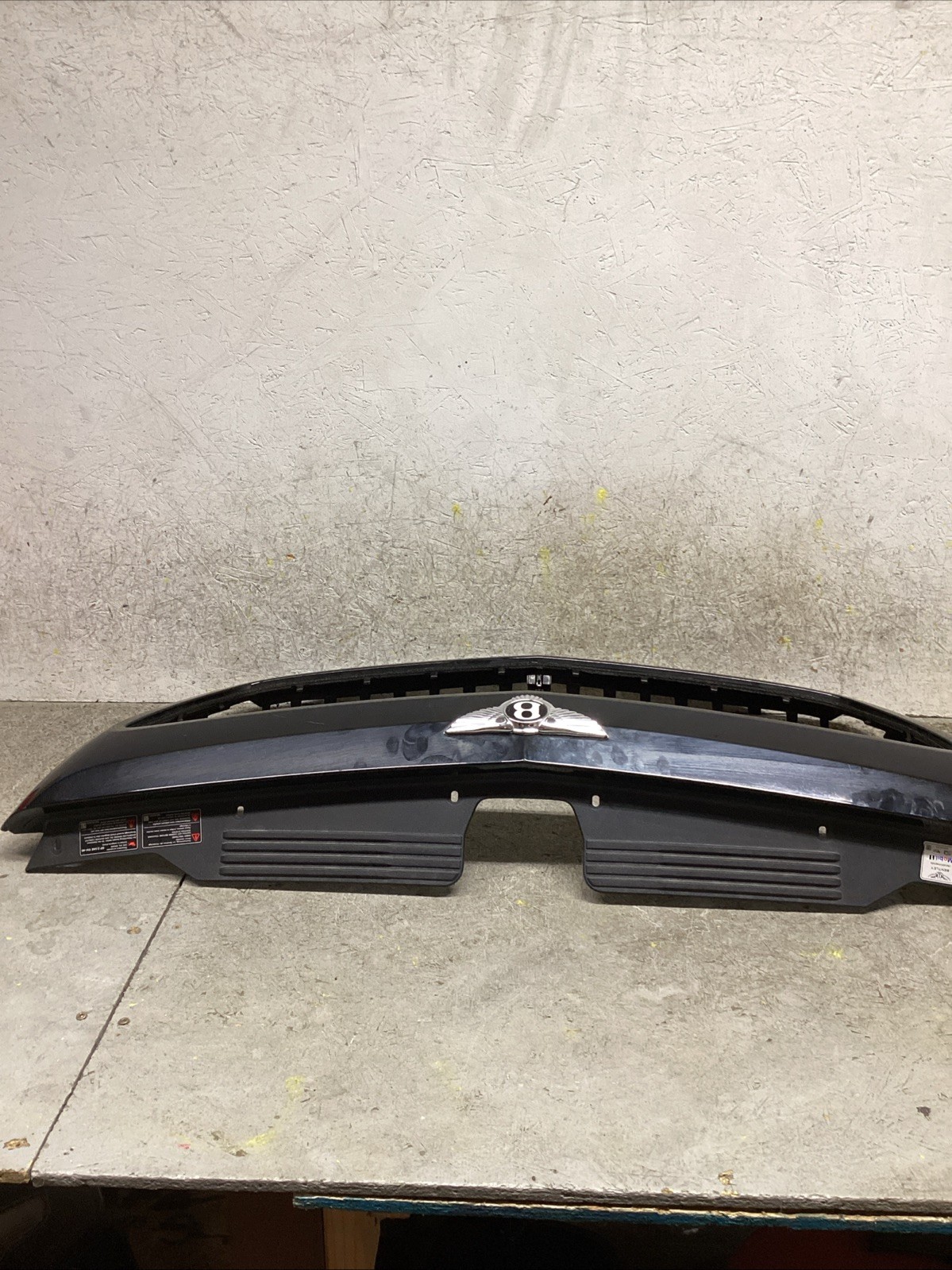 2016-2020 BENTLEY BENTAYGA FRONT GRILL MAIN BUMPER RADIATOR BLACK