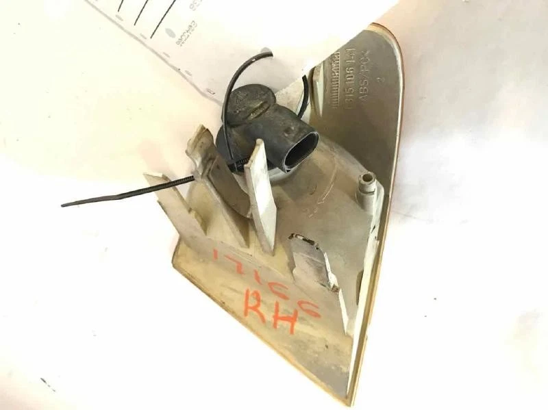 Park/turn Light/lamp BMW 325I Right 01 - Image 2 of 2