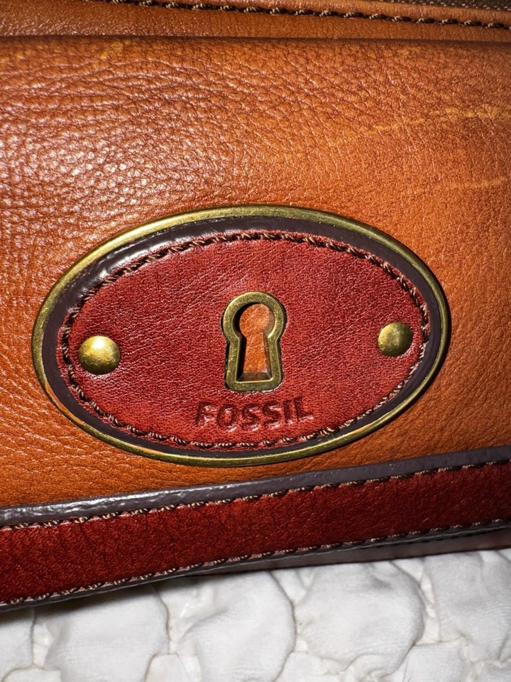 Bandolera/bolso de hombro/cartera de mano vintage Fossil de cuero de dos tonos sin dije de llave Foto 2 de 4