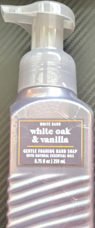 Bath & Body Works White Barn White Oak & Vanilla Foaming Hand Soap 8.75 oz