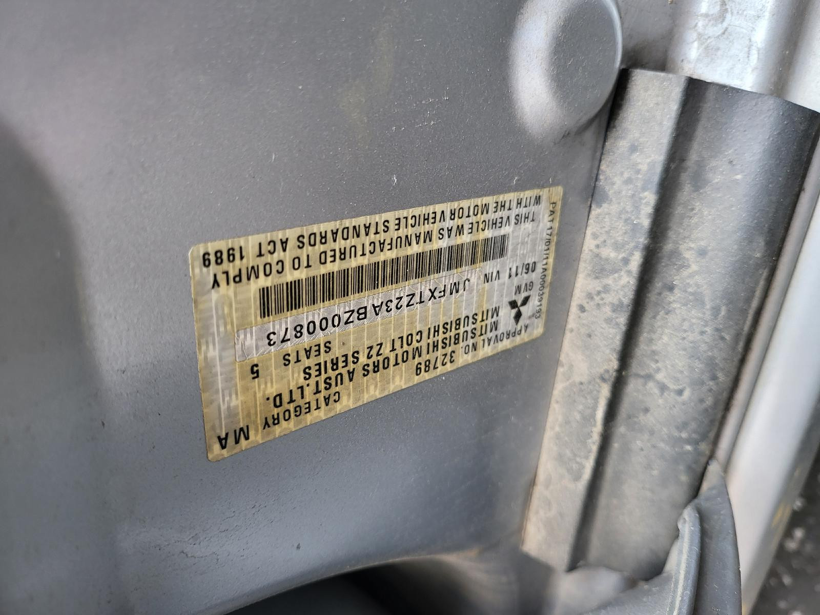 Mitsubishi Colt Left Tail Light RG 01/2004-11/2011 - thumbnail 9