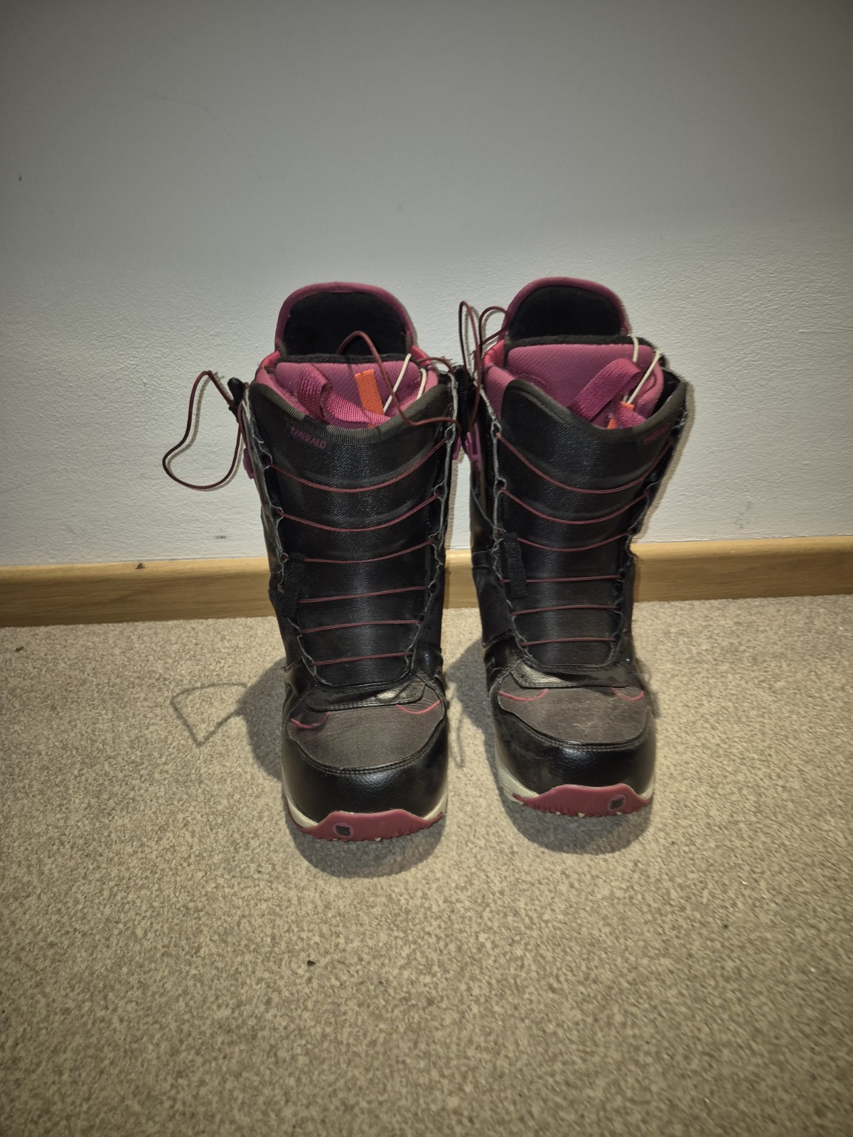 Burton Emerald Damen Snowboard Boots – Größe 38 (US 7 / UK 5 / 24 CM)