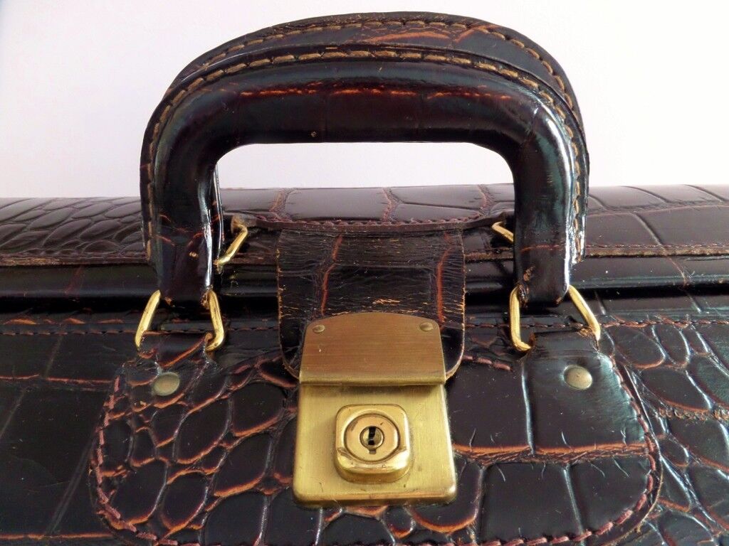 Vintage Leather Alligator Look Doctor Bag Knickerbocker Case Vintage Leather Alligator Look Doctor Bag Knickerbocker Case