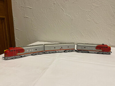 Märklin HO Santa Fe F7 2 Diesellok. m. Mittelwagen Rot/Silber 3060/4060/3060