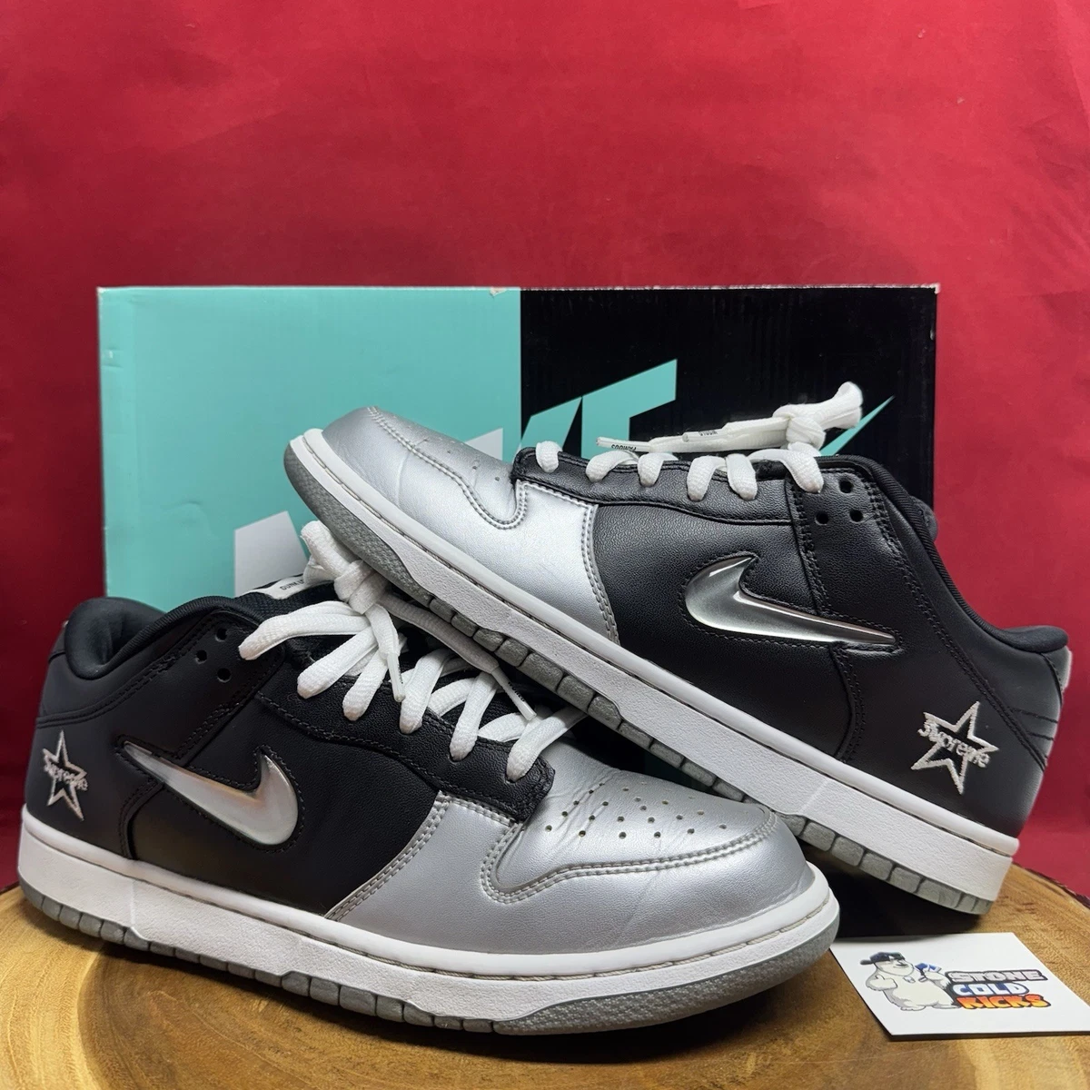 Preços baixos em Nike Supreme x Dunk SB QS Low Metallic Silver | eBay
