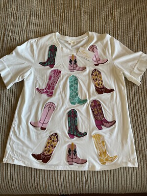 LAYERZ CLOTHING Boutique Cowgirl Dallas Texas Embroidered Boots Graphic Shirt L